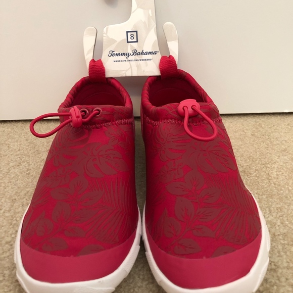 tommy bahama water shoes